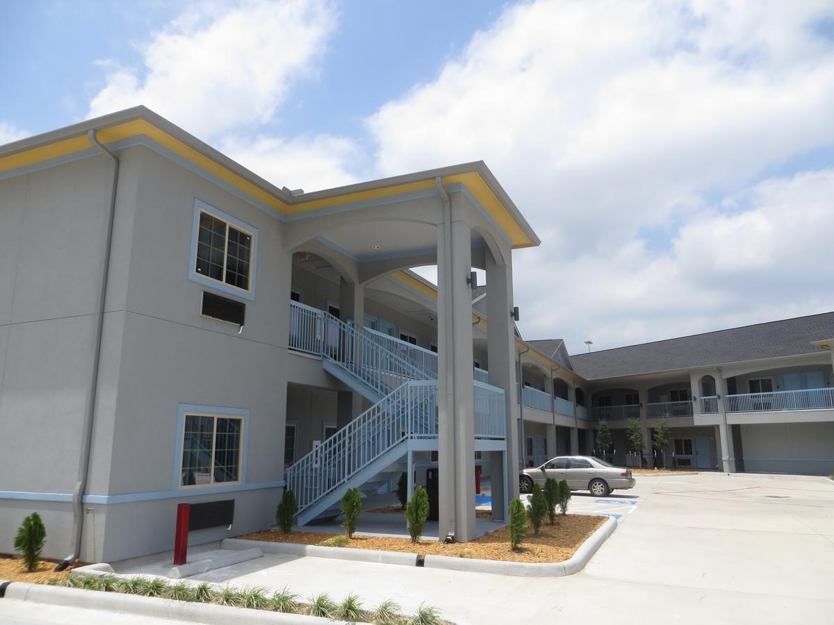 Haven Inn & Suites Willowbrook (Adults Only) Houston Exterior photo